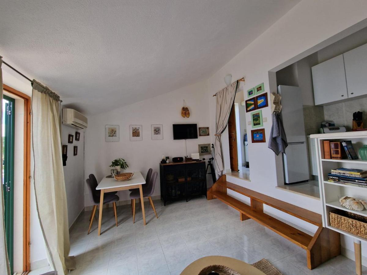 Home Sweet Home Postira Zewnętrze zdjęcie